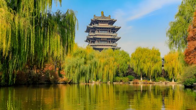 濟南趵突泉 千佛山 大明湖 超然樓 黑虎泉 中文拼團一日遊