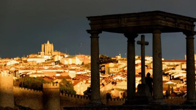 Madrid to Avila and Segovia round-trip private charter - top pick