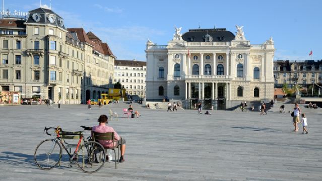 瑞士蘇黎世+伯爾尼老城漫步+聯邦宮外觀+玫瑰園+包車行程定制