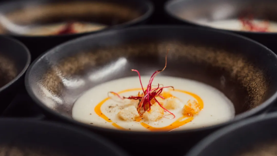 Paris Bus Toqué double-decker bus restaurant | 360° panoramic nightlife tour of Paris landmarks with exquisite French dinner, perfect for dates/anniversaries/photography, full of ceremony