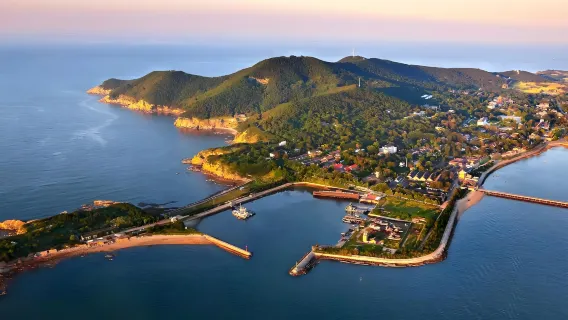 Weihai day tour to Liugong Island, Chengshantou, Naxianghai and the stranded Blueways with private car
