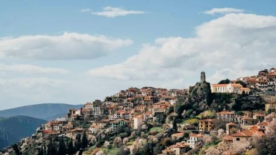 Greece Athens pergi-balik - Delphi - Bandar bukit Arachova - lawatan sehari sewaan peribadi boleh disesuaikan - Nikmati dengan tenang