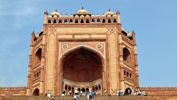 가이드 투어와 델리 이동 서비스가 포함된 아그라에서 파테푸르시크리 방문하기