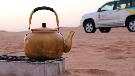 ทัวร์ชมพระอาทิตย์ขึ้นในทะเลทราย: ขับรถบนเนินทรายอย่างราบรื่น และเที่ยวชมทะเลสาบอัลกุดรา พร้อมอาหารเช้าแบบปิกนิก