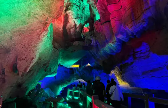 臨沂竹泉村+地下大峽谷+螢火蟲水洞包車一日遊-可中英文服務