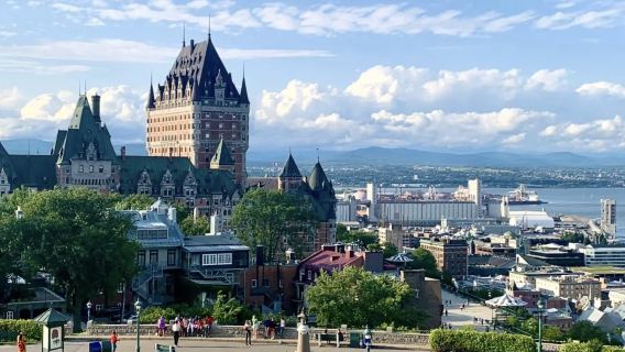 Professional Translation Services Across Canada|Local guide|Business translation|Exhibition translation|Accompanying visit|Chinese English translation