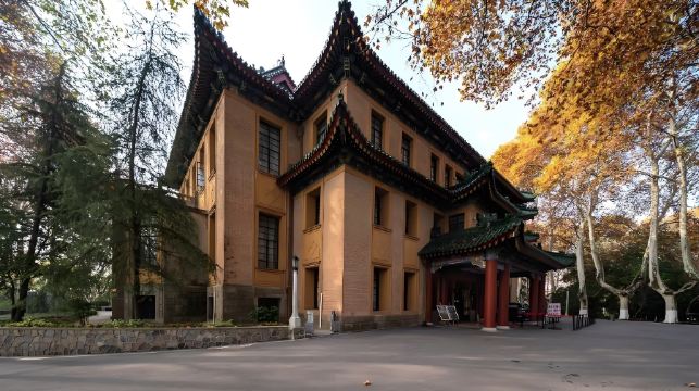 總統府+中山陵景區+陵園路+美齡宮半日遊丨含門票+導遊講解