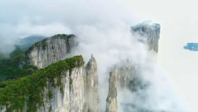 『旅行團』恩施大峽谷+七星寨+雲龍地縫一炷香一日遊純玩含接送