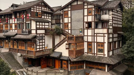 Ciqikou Mystery Citywalk Half-Day Tour: Uncover the Secrets of the Missing Shangqing Temple