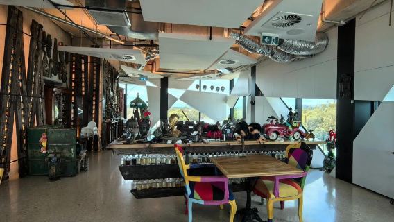 Adelaide + The d'Arenberg Cube + Victor Harbor Chinese private charter / customized tour / transfer in Australia