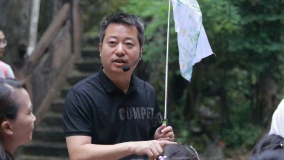 中英雙語導遊 + 多景點獨立包團導覽（徽州古城+呈坎）