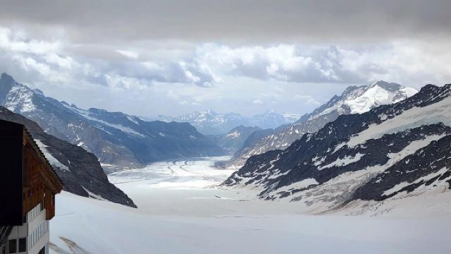 Berlepas dari Zurich: Lawatan Sehari Ski Jungfraujoch
