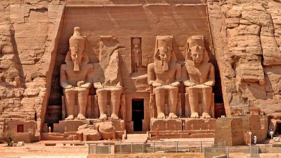 tour giornaliero ad Abu Simbel da Assuan con auto privata