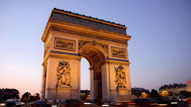 巴黎羅浮宮+鐵塔+凱旋門+皇家宮殿+杜樂麗【中文導遊+專車】