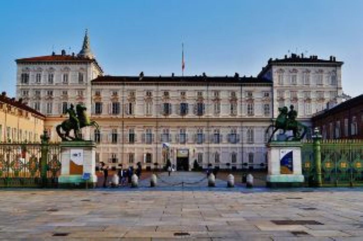 1-day tour to the Royal Palace of Turin + Museum of Oriental Art + Palazzina di Caccia di Stupinigi + Castle of Racconigi
