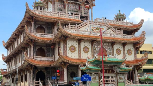 泰國合艾翻譯 中泰 / 中英服務・旅遊地陪・展會翻譯・商務隨行・市場考察・全程導覽，高效溝通無憂