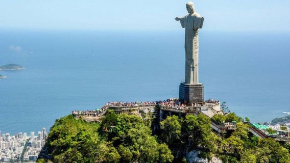 Christ the Redeemer by van, Sugarloaf, Maracanã, Sambadrome with lunch - Full-Day-Tour