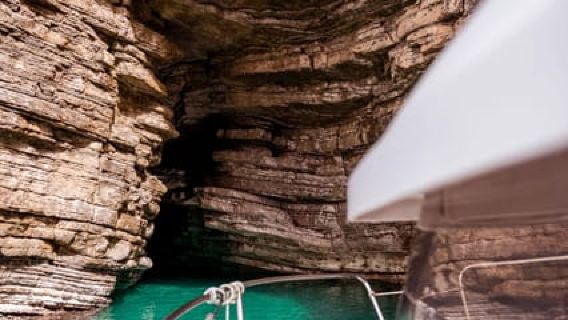 Budva: Private Boat Tour with Snorkeling and Sightseeing