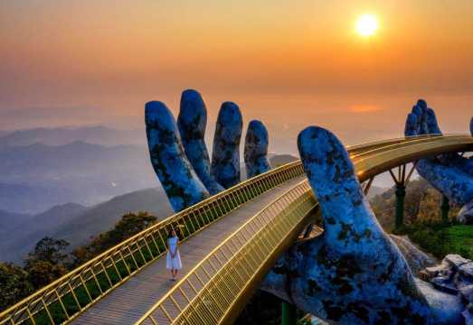 BA NA HILLS – DISCOVER GOLDEN BRIDGE PRIVATE TOUR