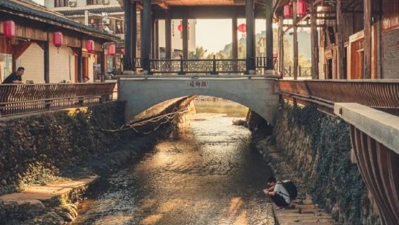 武夷山龍川大峽谷+下梅村+國家公園1號線+月亮灣包車1日遊