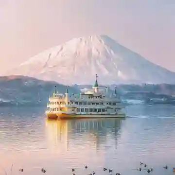 Hokkaido Noboribetsu Jigokudani Valley · Lake Tōya Snowmobile