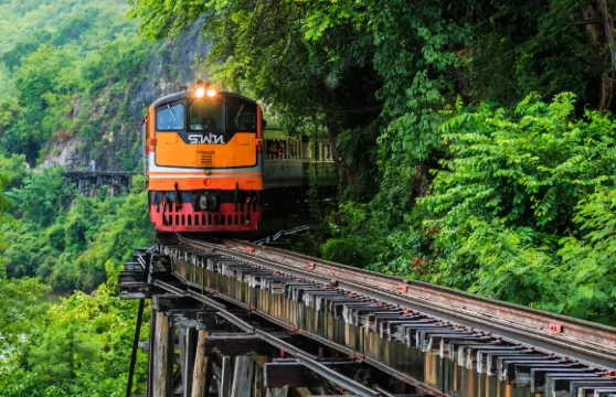 泰國北碧府桂河大橋+死亡鐵路一日遊【死亡鐵道坐火車曼谷出發】
