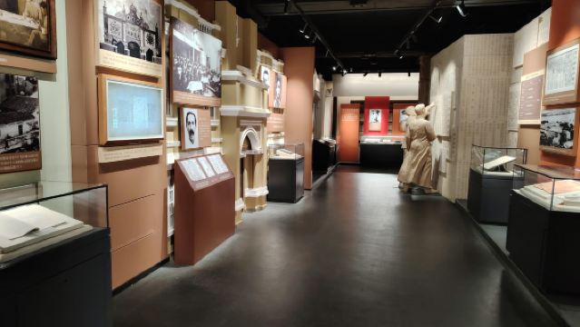 ทัวร์ 1 วันเหมารถพร้อมบริการภาษาอังกฤษและจีน ศูนย์วิทยาศาสตร์มณฑลกวางตุ้ง + พิพิธภัณฑ์ราชวงศ์หนานเยว่ + อนุสรณ์สถานเก่าของโรงเรียนทหาร Huangpu