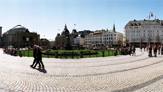 丹麥哥本哈根-卡隆堡宮-赫爾辛格-可多日/包車【精選老司機】