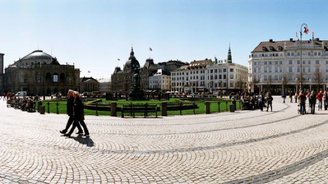丹麥哥本哈根-卡隆堡宮-赫爾辛格-可多日/包車【精選老司機】
