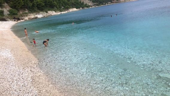 Valona: isola di Sazan, grotta di Haxhi Ali e tour in barca di Karaburun