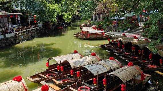 Excursión de un día a Guangdong, China: Templo Ancestral de Foshan, Aldea Acuática Fengjian, Tierra Lingnan de Foshan y Museo Qinghui