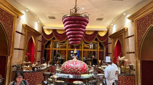 Lunch/Dinner at Burj Al Arab (7 star hotel) with Tour & Transfers Day Tours 7