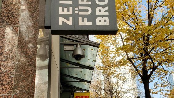 Francoforte, Germania: servizio di prenotazione ristorante Zeit für Brot, famoso locale alla moda