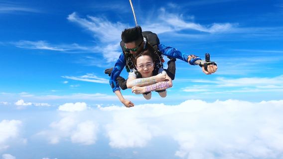 陽江旅拍【【廣東陽江合山機場跳傘，高空跳傘+攝影服務】】