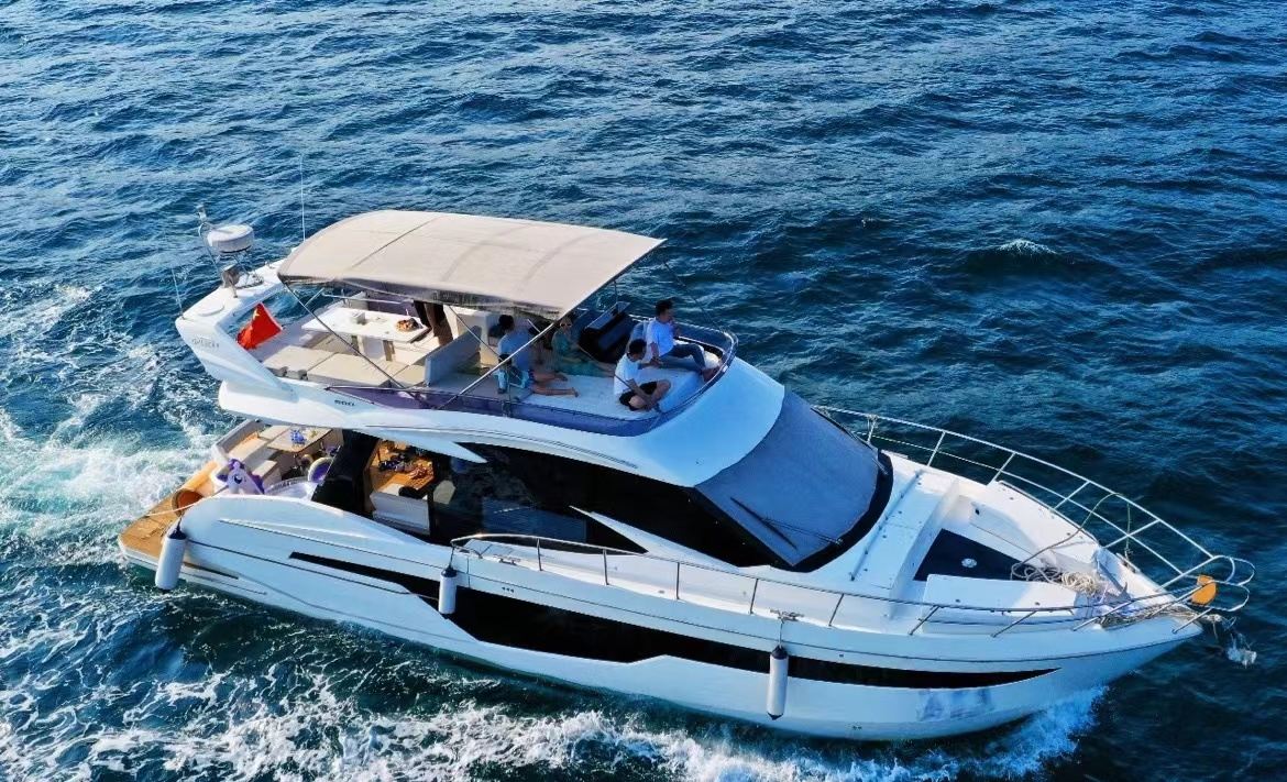 【深圳大梅沙】遼河號·三層豪華大遊艇出海+水上摩托車1小時-贈送滑梯+網紅魔毯+漁餌漁具+精美果盤+充氣玩 產品