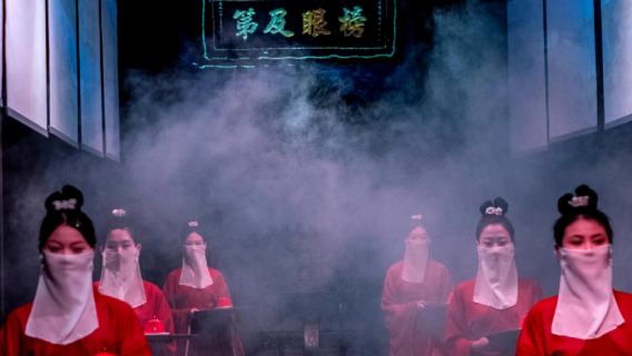 Beijing—Oriental Splendor & Scholar's Feast: Step into a century-old mansion, savor intangible cultural heritage cuisine, and enjoy traditional Chinese performances—an immersive cultural feast that transcends time.