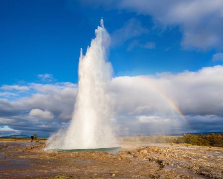 Iceland Golden Circle: Thingvellir National Park - Geysir - Gullfoss - Volcanic Crater