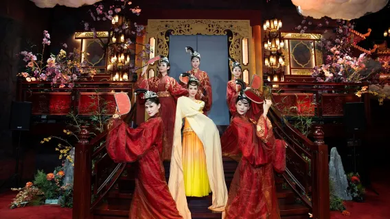 Banquete Palaciego Inmersivo de Wuhan Chu-Han (Civilización de Rituales y Música + Danzas Antiguas + Viaje Gastronómico a la Era Chu-Han + Experiencia de Cambio de Ropa Antigua)