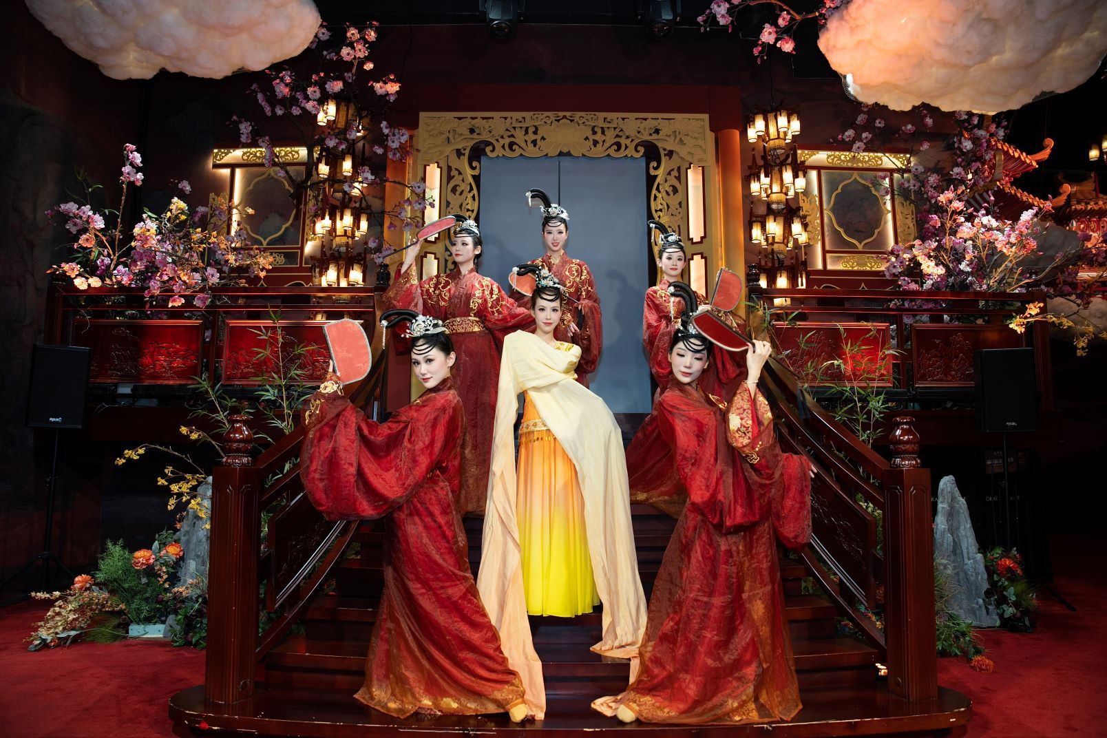 Wuhan Chuhan Palastbankett • Immersives kaiserliches Bankett (Musik- und Tanzkultur + antike Musik- und Tanzdarbietungen + eine kulinarische Reise in die Chuhan-Zeit + antike Kleiderwechsel-Erfahrung)