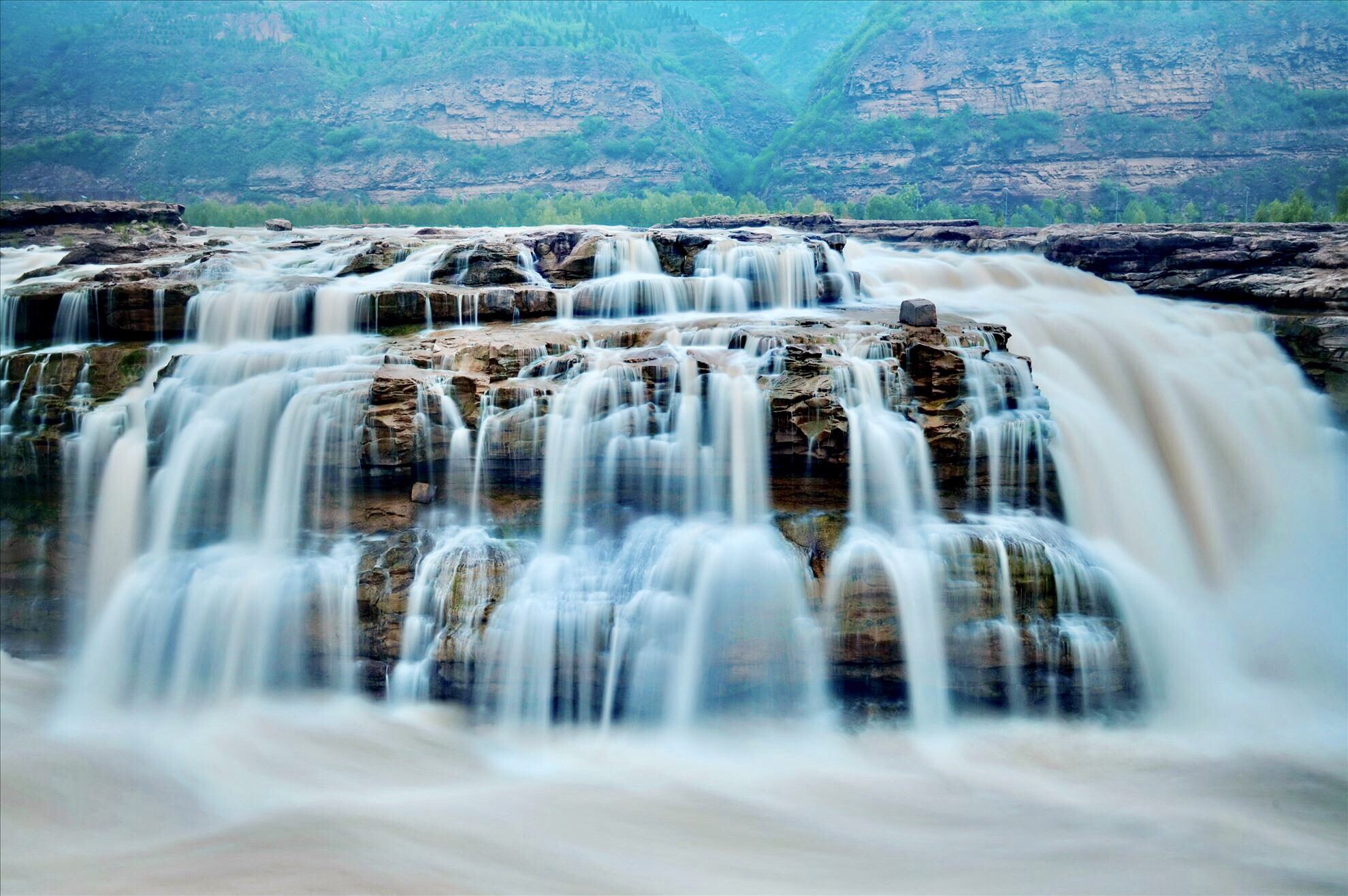 Private guided tour of Hukou Waterfall in Yan'an, Shaanxi Province (one-day tour) [Private car pick-up and drop-off, multilingual commentary available]