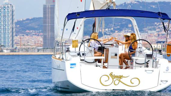 1-hour sailing boat tour of Olympic Port, Barcelona, ​​Spain, including snacks / Small group of 9 people