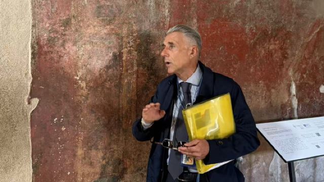 [Eu Yi Travel] Penerangan Berpandu Mendalam oleh Pasukan Lao Ding, Pakar Panduan Rasmi Bahasa Cina di Pompeii untuk Kumpulan Kecil Eksklusif
