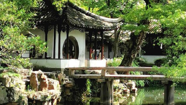 Suzhou In-Depth Exploration Private Tour 1-day Tour (Humble Administrator's Garden (Zhuozheng Garden) + Pingjiang Road + Suzhou Cuisine + Pingtan Performance)