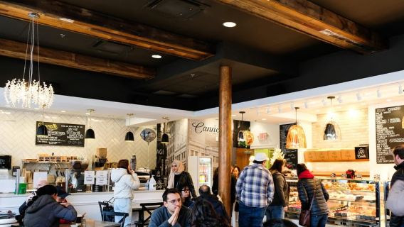 Detroit: Donuts, Pastries & Sweet Treats Walking Tour