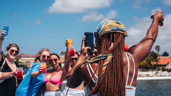 Curacao: Snorkel Cruise with BBQ Lunch and Open Bar