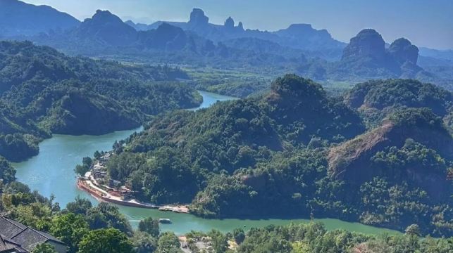 廣東韶關丹霞山+長老峰+陰元石一日遊-可中英文服務