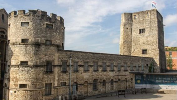 ปราสาทอ็อกซ์ฟอร์ดและเรือนจำ: ทัวร์พร้อมไกด์