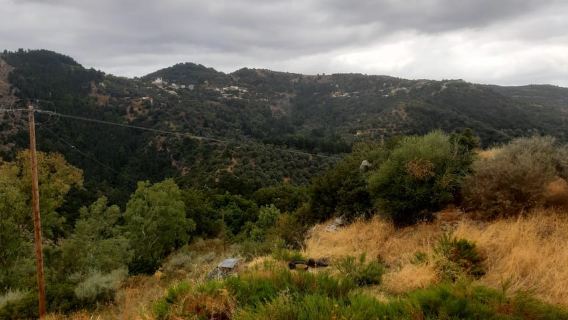 L'avventura in bici elettrica nella gola e nel villaggio di Theriso
