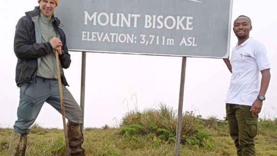 Aventura de senderismo de 1 día en el monte Bisoke
