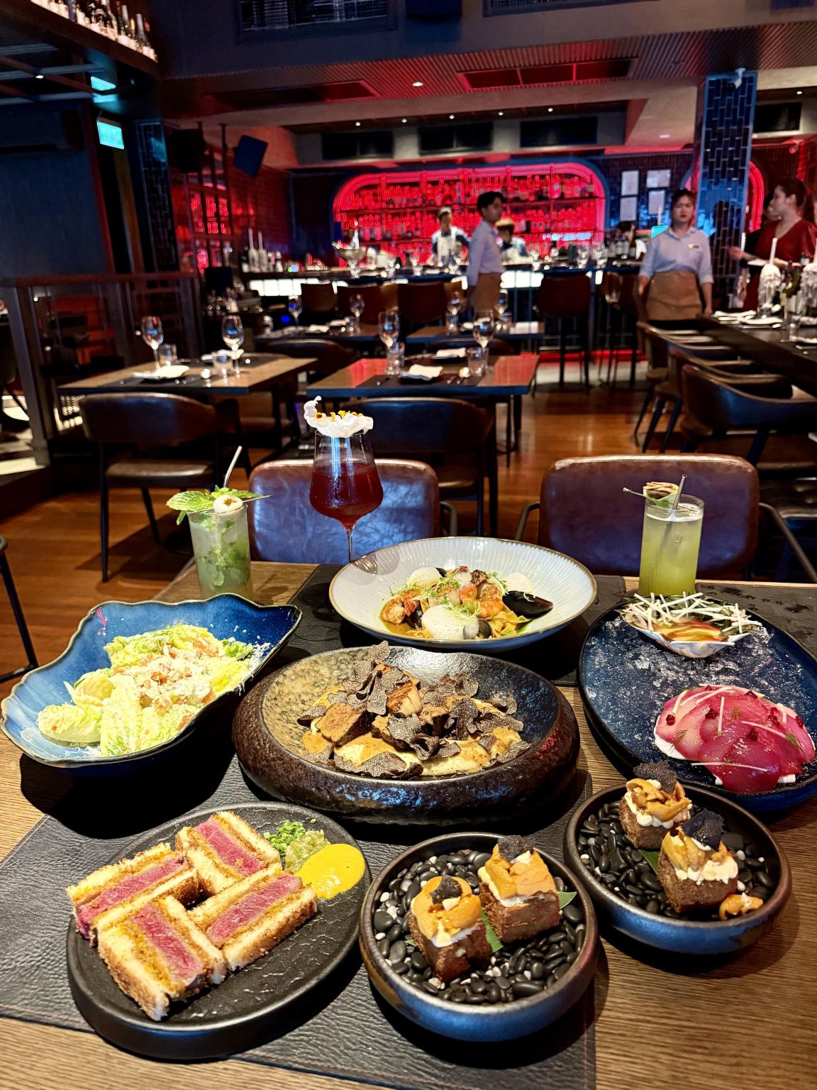 Bangkok LAVA FireGrill! Servicio de reservas en restaurantes populares